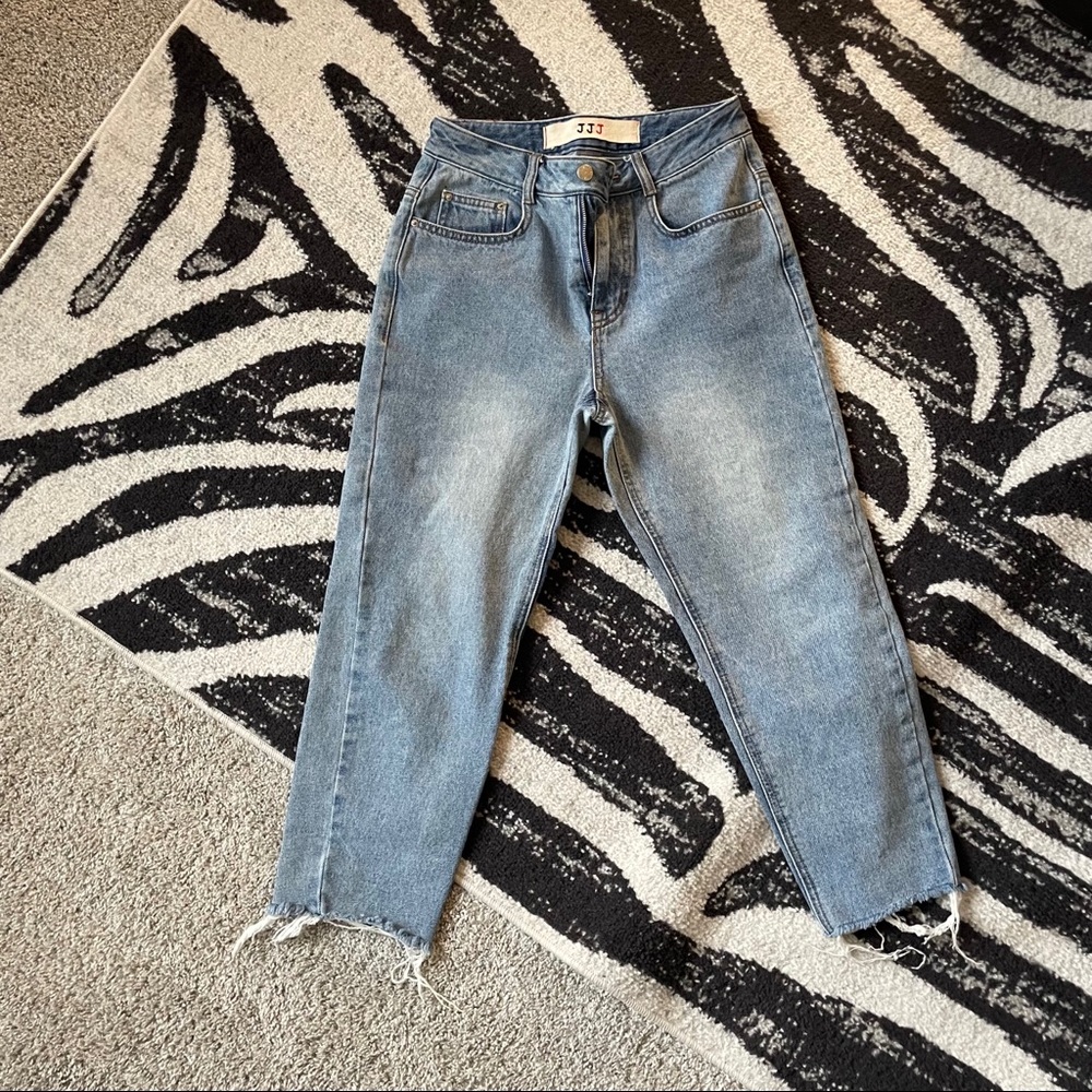 Straight leg cropped jeans